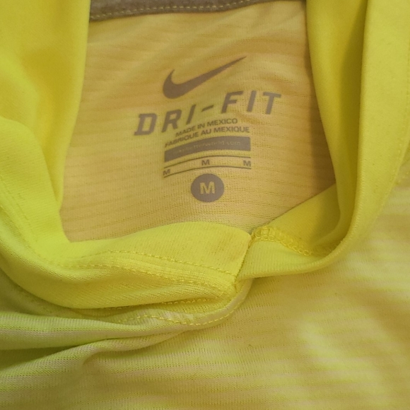 🔥 Nike 🔥 bright yellow hoodie long sleeve tee - Picture 3 of 7